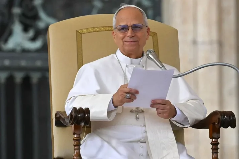 Leão XIV visitará Argentina em novembro, em meio a crise e polarização