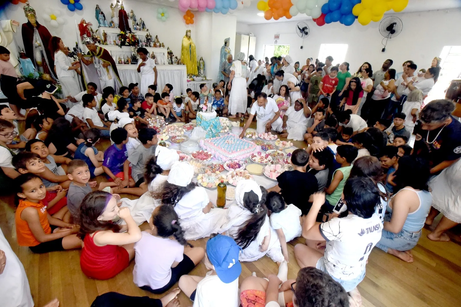 Templo de Umbanda promove celebração para 430 crianças no Bairro Esmeralda