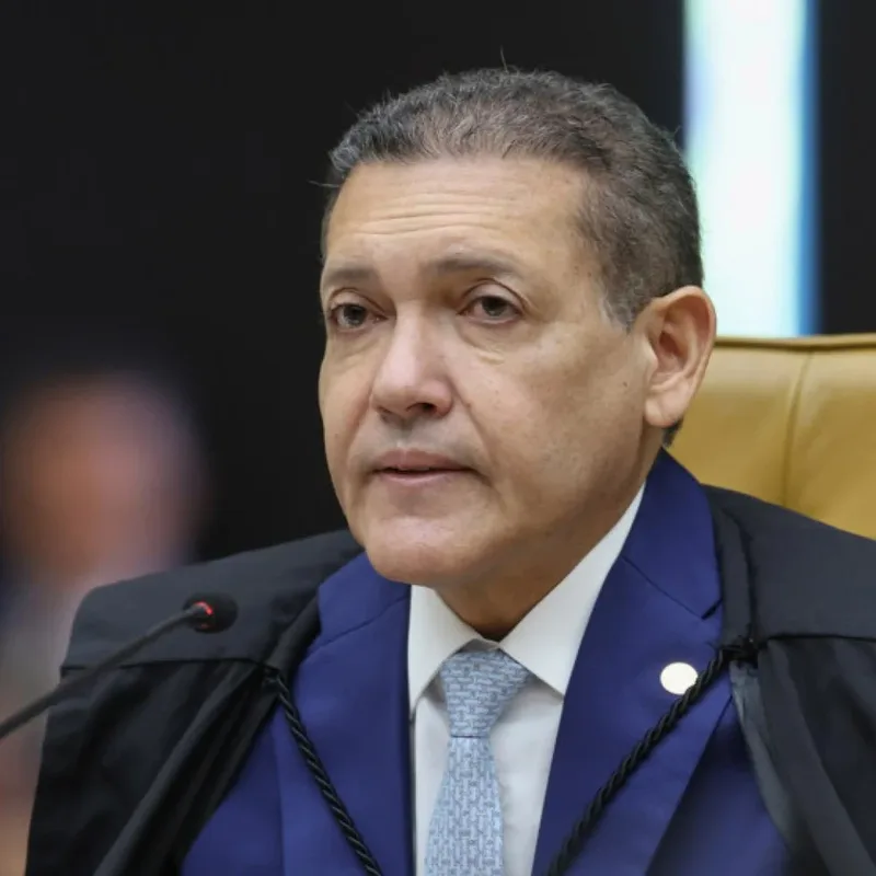 ‘Tiro no pé de Mendonça’: bolsonaristas criticam impedimento de Nunes Marques