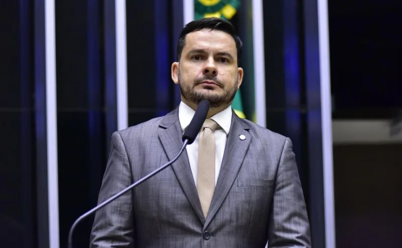Alberto Neto, o voto solitário do AM contra a reforma tributária e a Zona Franca