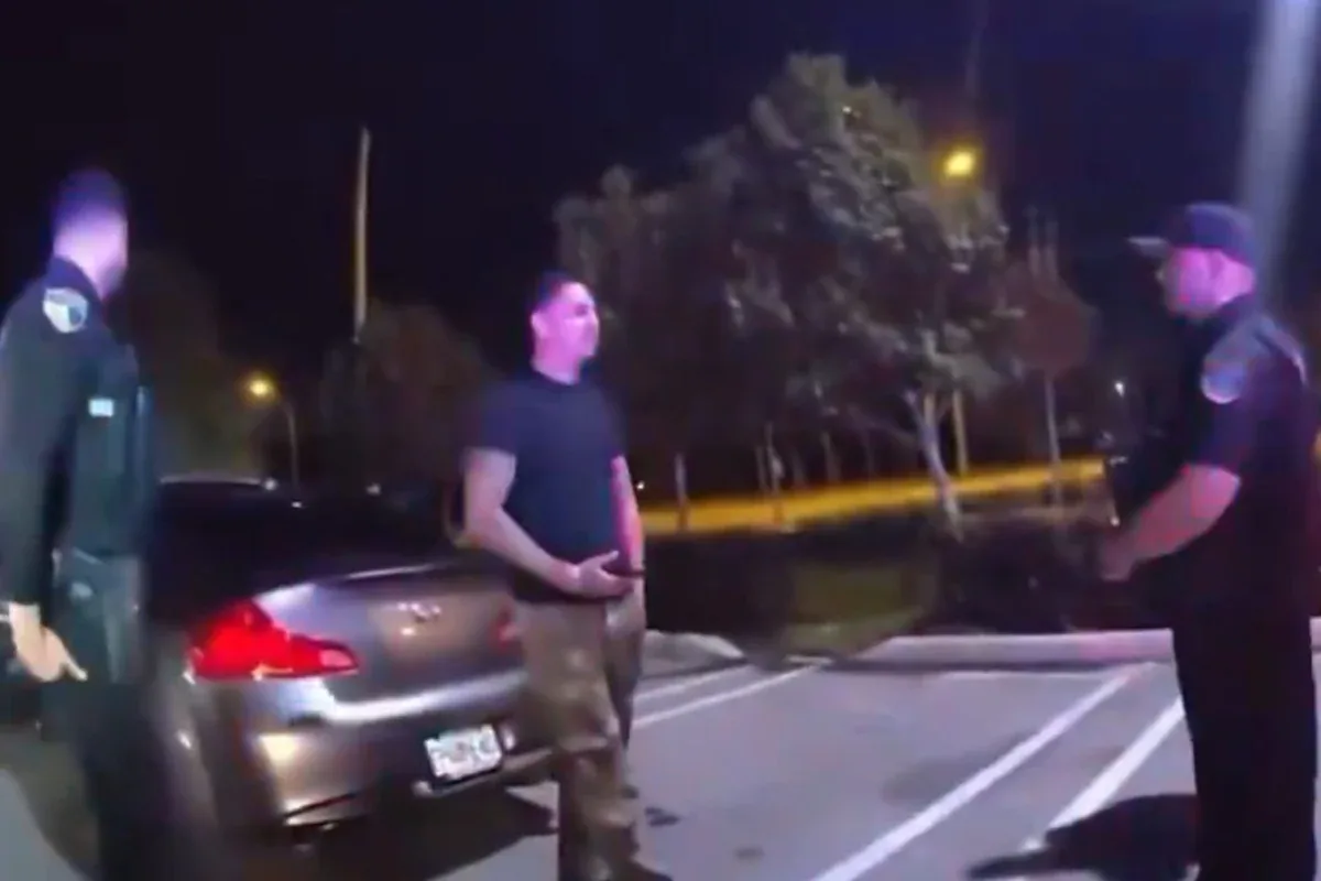 Marlon Moraes prende homem durante abordagem policial na Flórida