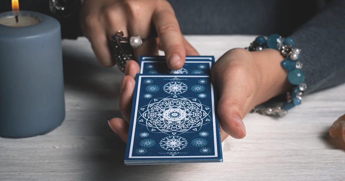 Tarot do dia aponta escolhas e novas possibilidades para os signos