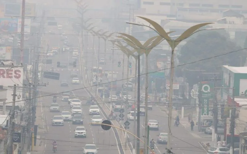 Calor recorde, fumaça e incêndios deixam Manaus em alerta