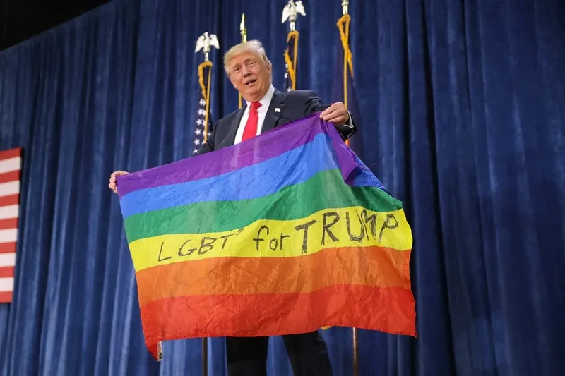 Governo Trump cancela proteção federal a estudantes LGBTI+ nas escolas