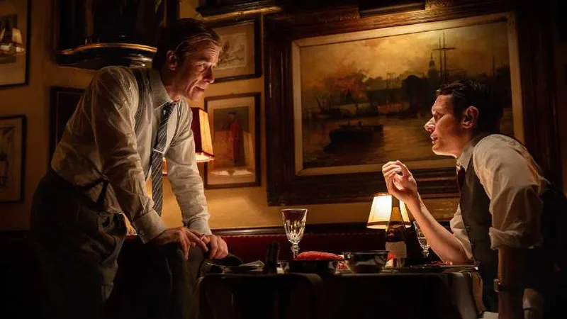 Filme de Danny Boyle retrata ascensão de Murdoch com foco no tabloide The Sun