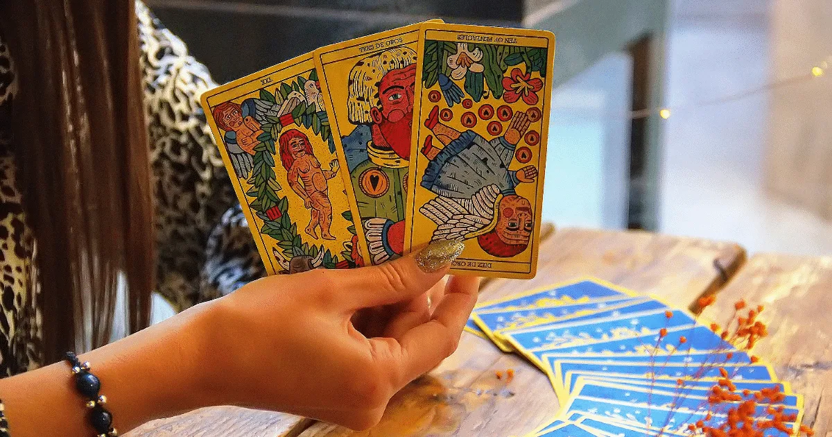 Tarot do dia: veja as cartas e previsões para os signos