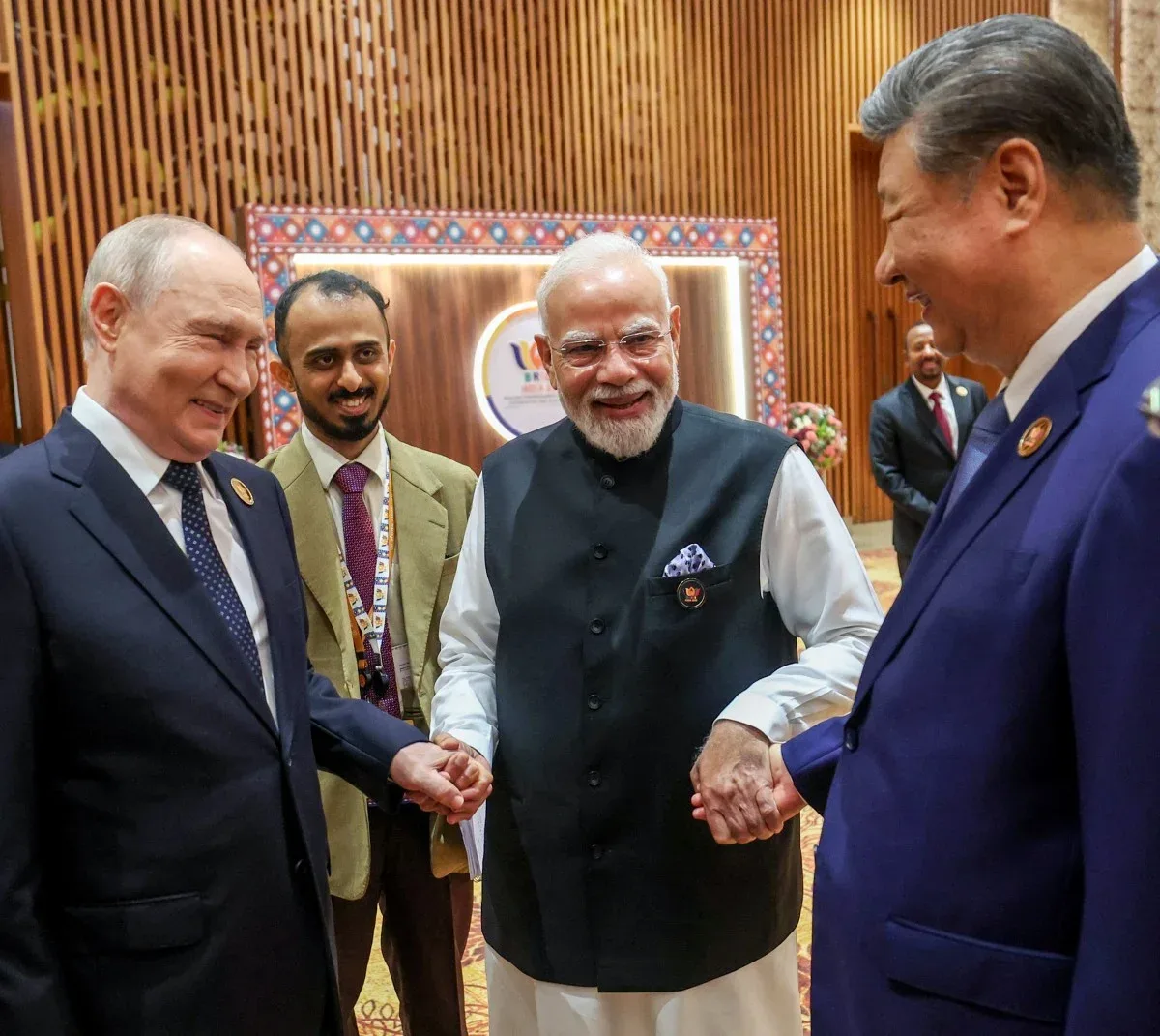 Brics pede contenção e condena ataques a instalações civis no Oriente Médio