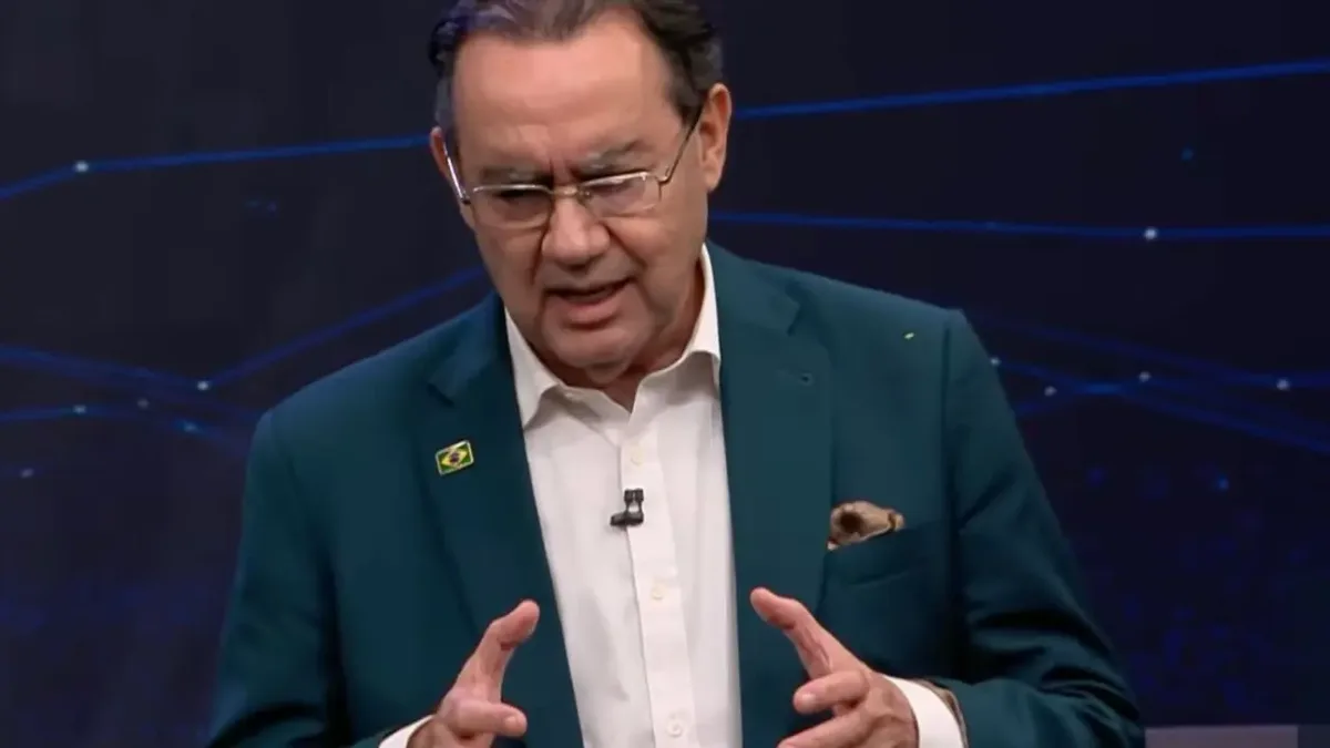 Augusto Cury critica currículo de Flávio Bolsonaro, mas diz esperar apoio no 2º turno