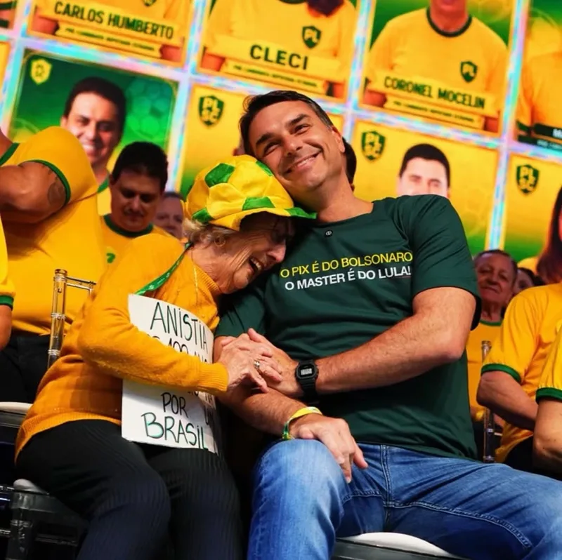 Master, filme, PIX e mais: as mentiras que Flávio Bolsonaro já contou