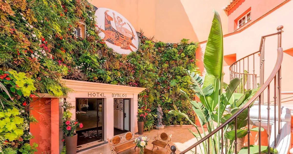 Byblos Saint-Tropez amplia suítes, spa e áreas gastronômicas para 2026
