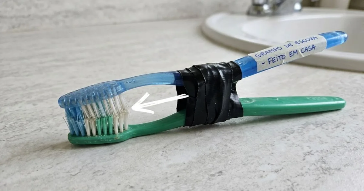 Como transformar escovas de dentes usadas em uma ferramenta para limpar torneiras