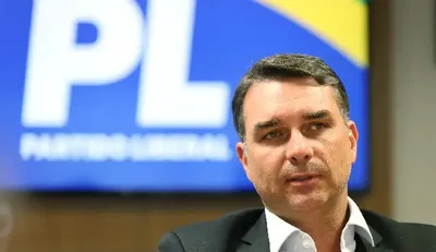 Campanha de Flávio Bolsonaro em Manaus revive ataque à ZFM