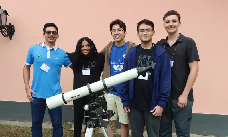 Cearense de 17 anos disputa olimpíada internacional de astronomia no Vietnã