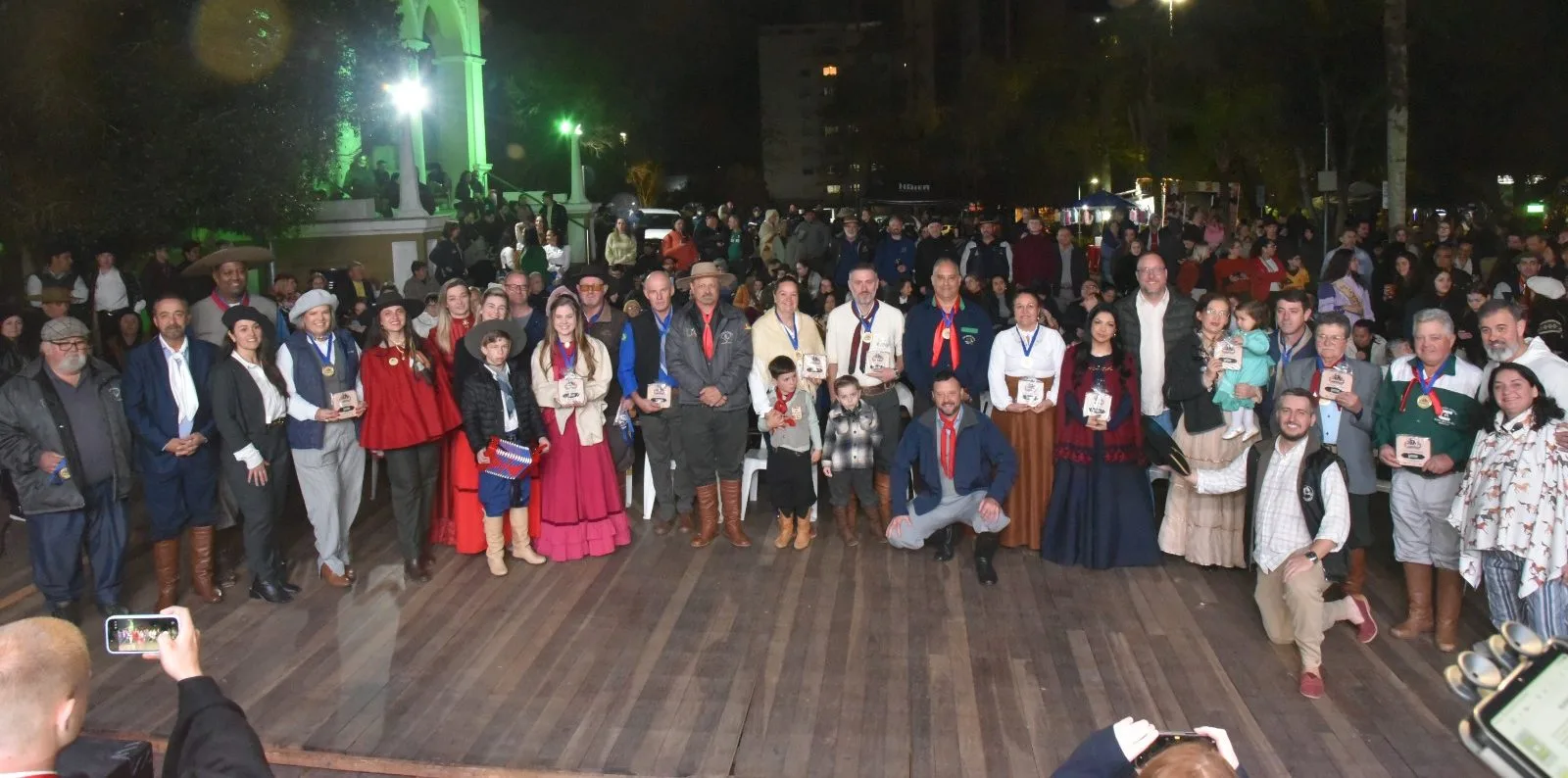 Mérito Farroupilha destaca tradição e homenageia 33 representantes em Santa Cruz