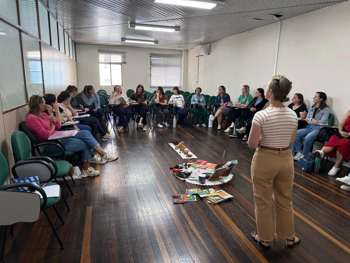Formação do LEEI reúne experiências de professores da educação infantil em Venâncio Aires