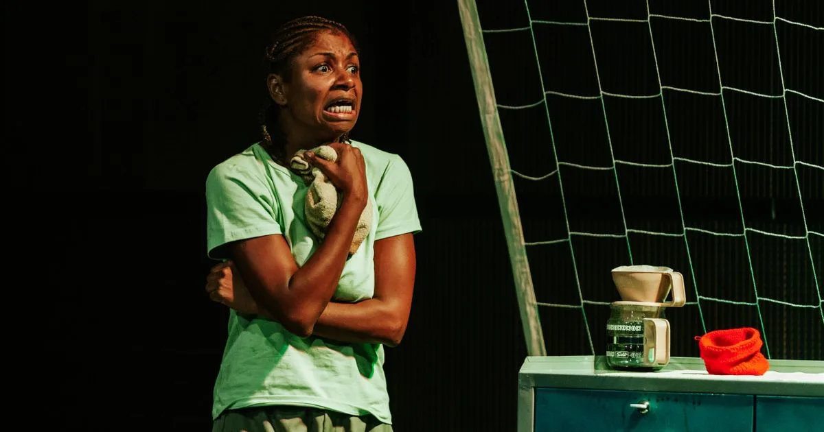 Peça gratuita com Aysha Nascimento volta ao palco do iBT em São Paulo