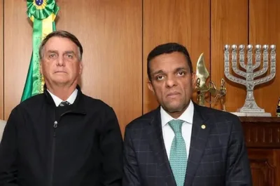 Flávio Bolsonaro chefiava esquema de corrupção em hospitais do Rio, denuncia deputado da bancada evangélica
