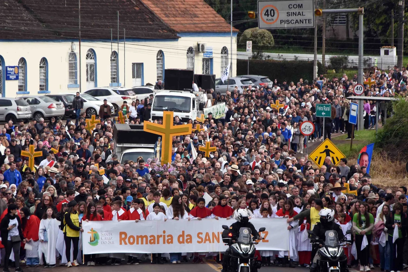 Romaria em Santa Cruz reúne caminhada, celebrações e apelo pela paz