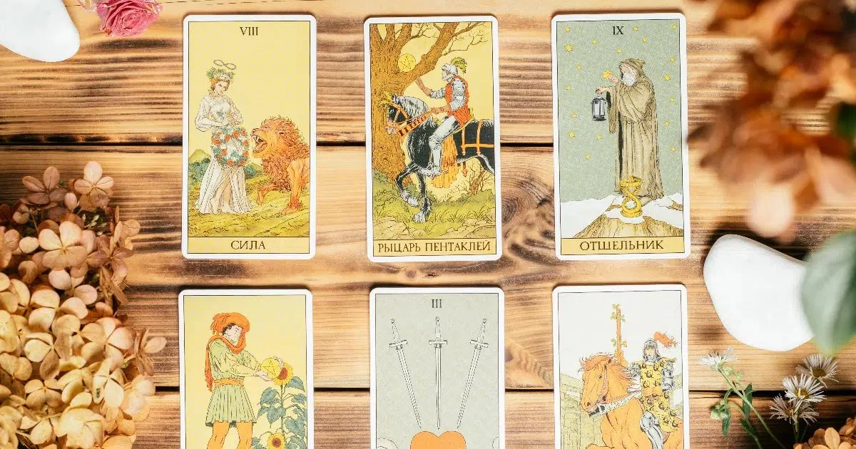 Tarot destaca reencontros e escolhas para os signos nesta quinta-feira