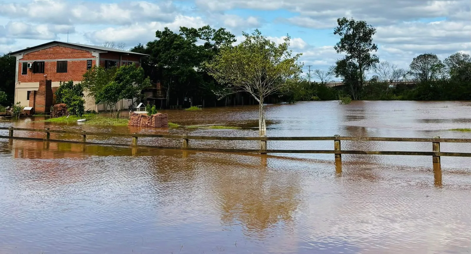 Rio Taquari recua e fica abaixo da cota de inundação em Vila Mariante