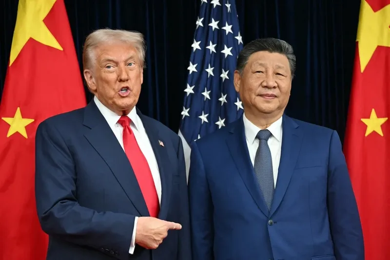 China ganha aprovação na região, mas Estados Unidos lideram avaliação geral